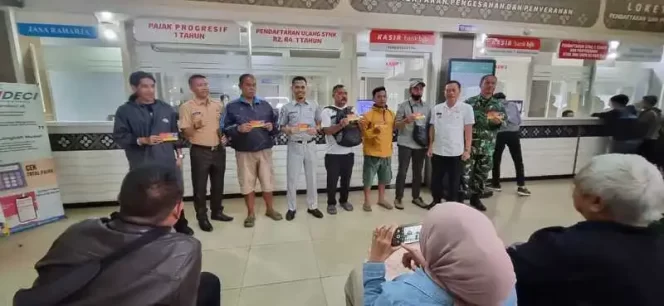 
					Jasa Raharja Bersama P3D Wilayah Ciamis Berikan Voucher Planet Ban untuk Wajib Pajak Tertib