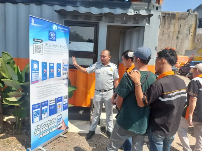 
					Tingkatkan Keselamatan Transportasi Umum, Jasa Raharja Sosialisasikan JR Safety Road dan Adakan MUKL sebagai Kegiatan Pencegahan Kecelakaan di PO Dutra Parahyangan