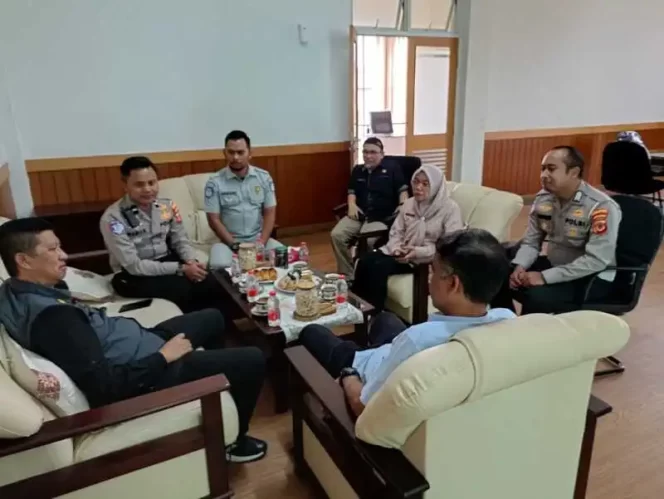 
					Samsat Cibadak Terima Kunjungan Tim Saber Pungli Provinsi Jawa Barat