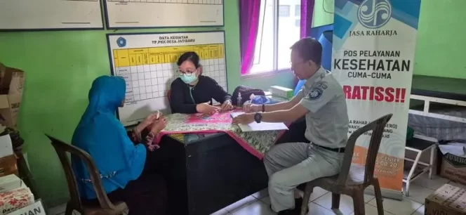 
					Jasa Raharja Karawang Gelar Layanan Kesehatan Dan Pengobatan Gratis Di Kantor Desa Jatibaru Kecamatan Jatisari Kabupaten Karawang