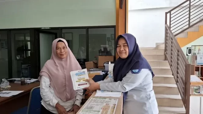 
					PJ Samsat Kota Sukabumi Bagikan Flyer Pemutihan Pajak di Lapangan Merdeka