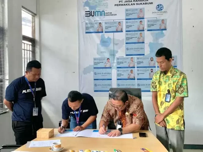 
					Penandatanganan Kerja Sama Merchant antara Jasa Raharja Cabang Sukabumi dan PT Surganya Motor Indonesia (Planet Ban)