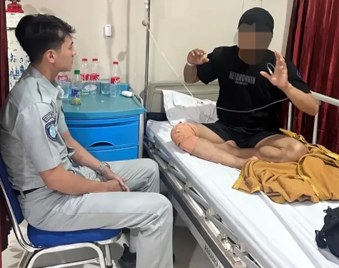 
					Petugas Jasa Raharja Pastikan Keterjaminan Biaya Perawatan Korban Kecelakaan Lalu Lintas di Purwakarta