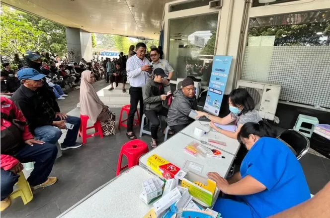 
					Jasa Raharja Lakukan Safety Campaign dengan Lakukan Optimalisasi Aplikasi JR Safety Road Pada Kegiatan Pengobatan Gratis di Samsat Padalarang