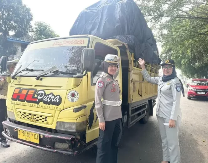 
					Jasa Raharja Kanwil Jawa Barat Dukung Program Zero Over Dimension Over Loading