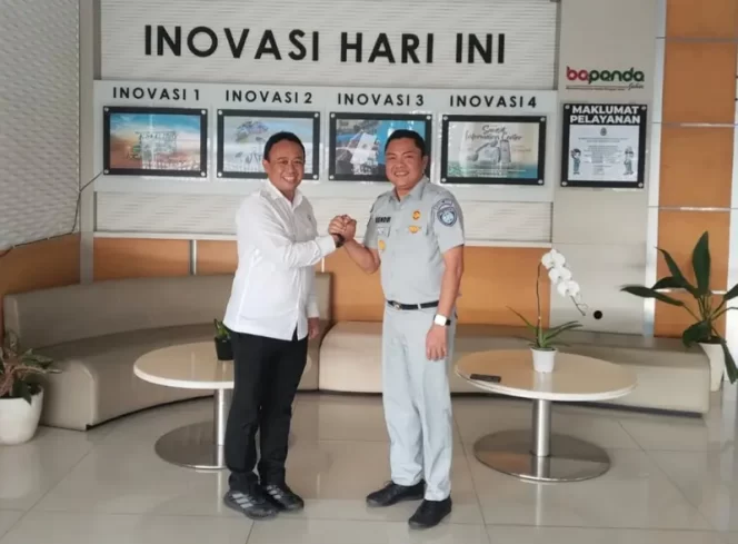 
					Bersama Kepala Bapenda Jabar, Kepala PT Jasa Raharja Kanwil Utama Jawa Barat Anjangsana Lakukan Sinergitas dan Kolaborasi
