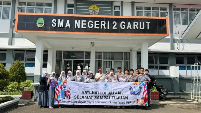 
					Jasa Raharja Laksanakan Program Pengajar Peduli Keselamatan Lalu Lintas (PPKL) di SMA Negeri 2 Tarogong Kaler