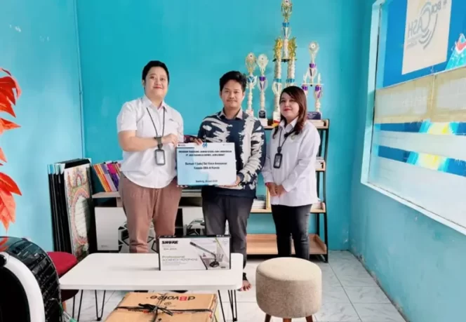 
					Dukung Peningkatan Fasilitas Pendidikan dan Keselamatan di Lingkungan Sekolah Jasa Raharja Kanwil Jabar Salurkan Bantuan TJSL Voice Announcer ke SMA Al Kenzie