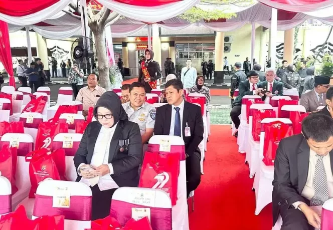 
					Kepala PT Jasa Raharja Kanwil Utama Jawa Barat Hadiri HUT Bhayangkara Ke-79 di Lapangan Mapolda Jabar