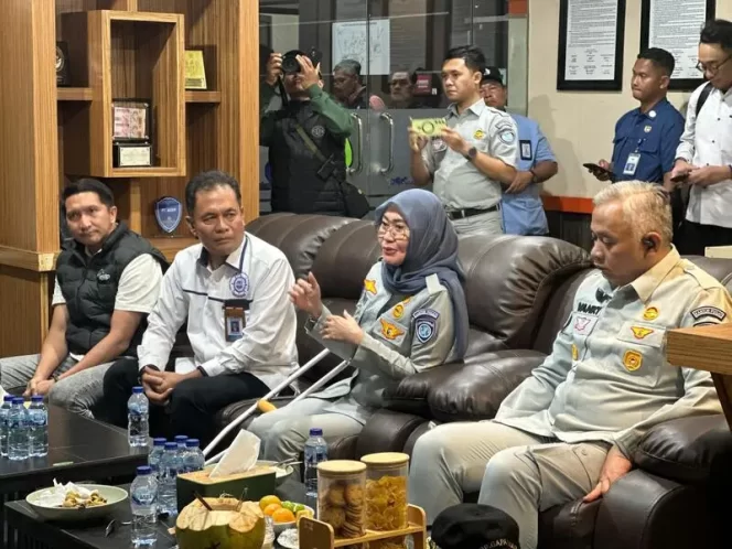 
					Jasa Raharja Perkuat Komitmen Pelayanan dan Koordinasi Antarinstansi Saat Tinjau Lokasi Evakuasi KM Tunu Pratama Jaya