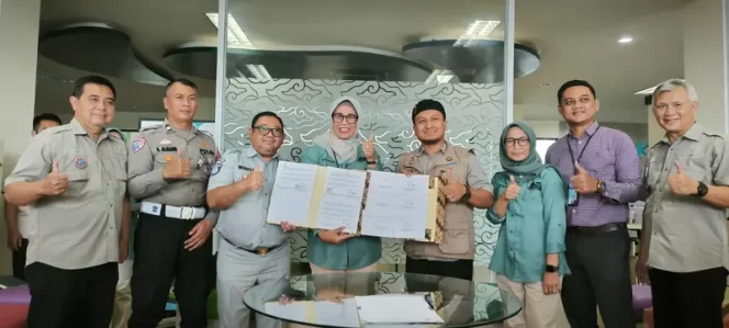 
					Kepala Cabang Jasa Raharja Sukabumi Hadiri Serah Terima Anjungan Literasi Elektronik (ASIIK) di Samsat Cianjur