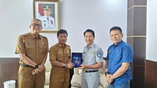 
					Perkuat Sinergi, Wali Kota Cirebon Terima Audiensi Kepala Cabang PT Jasa Raharja Cirebon  