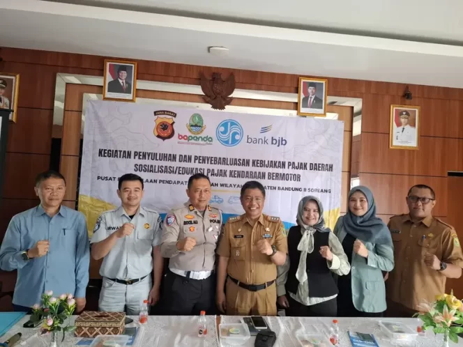 
					Jasa Raharja Kanwil Jabar Bersama Stakeholder terkait Sosialisasikan Program Pemutihan Pembayaran PKB dan SWDKLLJ di Kecamatan Soreang