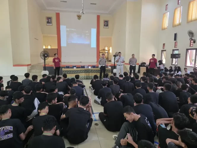 
					Jasa Raharja Indramayu dan Unit Kamsel Gelar Pengajar Peduli Keselamatan Lalu Lintas di SMA N 1 Sindang