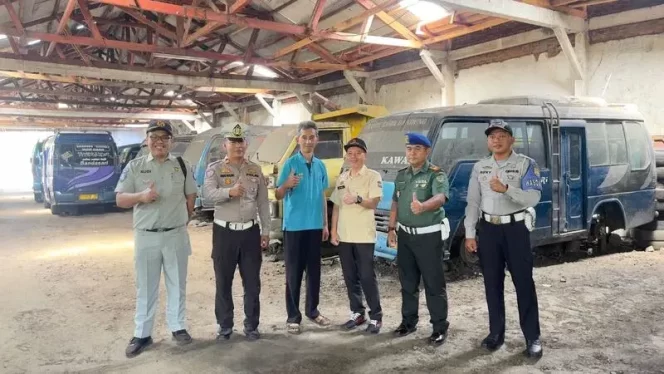 
					Jasa Raharja Tasikmalaya Gandeng P3D Wilayah Ciamis dan Instansi Terkait Laksanakan Operasi Khusus Pajak Kendaraan ke Perusahaan Angkutan Umum