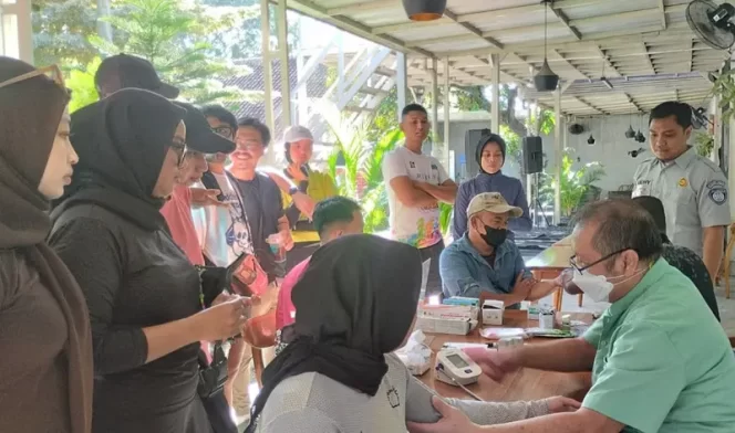 
					Upaya Keselamatan Lalu Lintas, Jasa Raharja Cabang Cirebon  Berikan Layanan Kesehatan Gratis