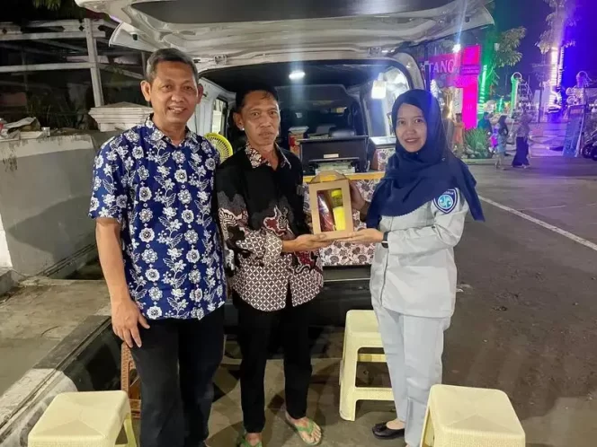 
					Tim Samsat Induk Indramayu Lakukan Intensifikasi Pajak Kendaraan Bermotor Dalam Kegiatan Car Free Night