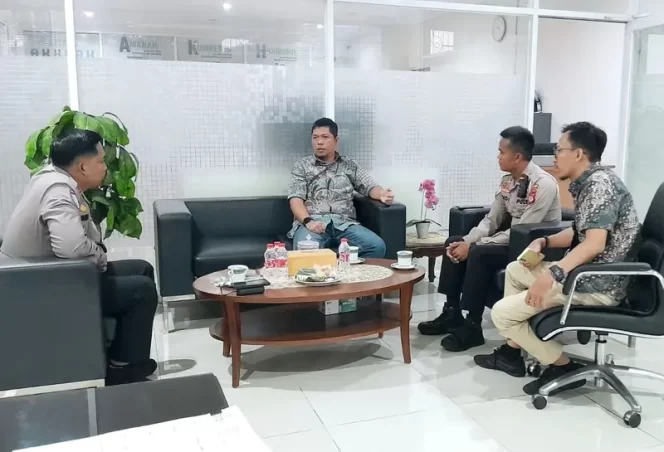 
					Jasa Raharja Karawang Dan Satlantas Polres Karawang Sinergi Bahas Pelayanan Santunan Dan Keselamatan Berlalu Lintas