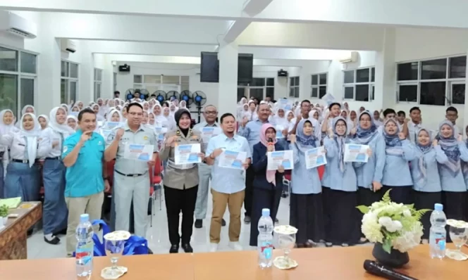 
					Upaya Keselamatan Lalu Lintas, Jasa Raharja Cabang Cirebon Gelar Pengajar Peduli Keselamatan Lalu Lintas (PPKL) Di SMKN 1 Kedawung Kab Cirebon