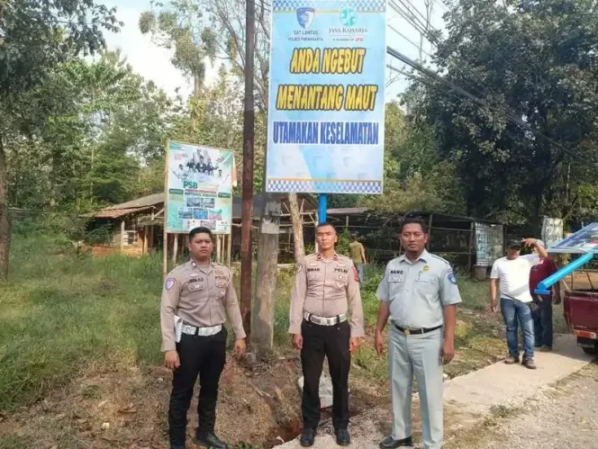
					Jasa Raharja Purwakarta Pasang Himbauan Keselamatan Lalu Lintas di Kecamatan Bungursari Purwakarta