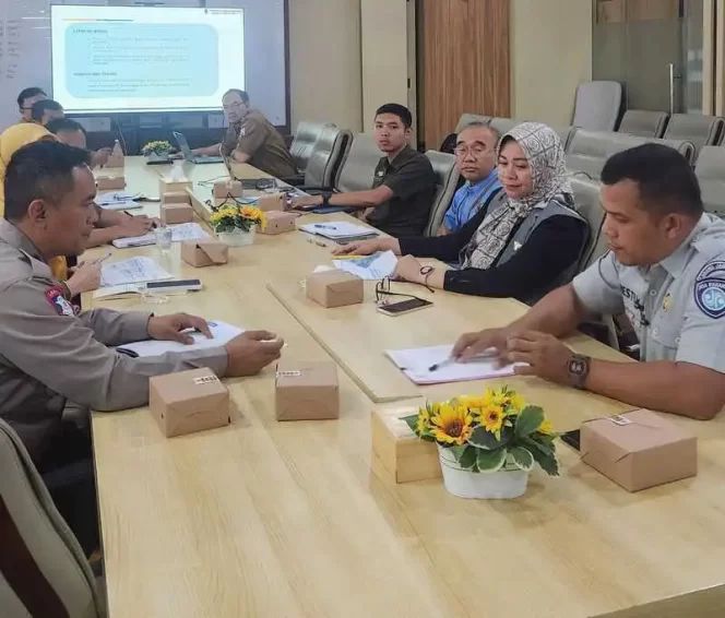 
					Tingkatkan Pendapatan Daerah Sektor Pajak Kendaraan, Jasa Raharja Jawa Barat Bersama Samsat Kota Cimahi Gelar Rapat Operasi Khusus