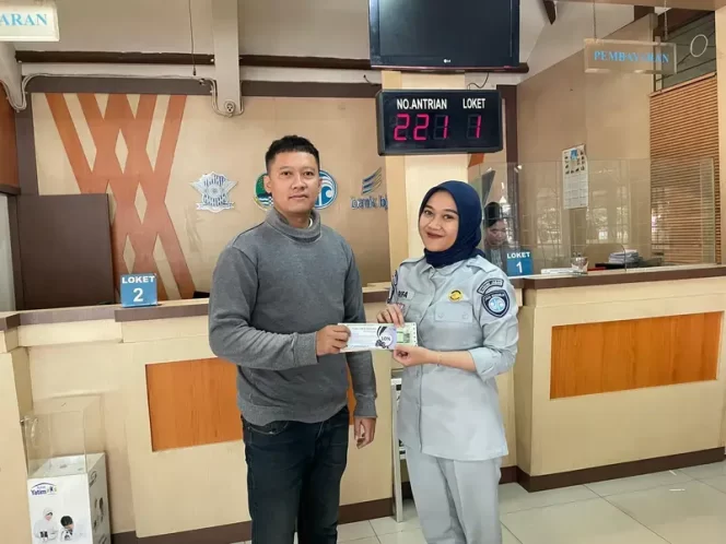 
					Jasa Raharja Samsat Jatinangor Bagikan Voucher Diskon Layanan Service Bengkel Motor Kepada Wajib Pajak  