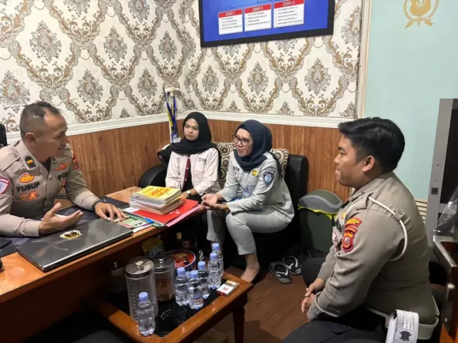 
					Jasa Raharja Kanwil Jawa Barat  Laksanakan Forum Komunikasi Lalu Lintas (FKLL) di Cimahi