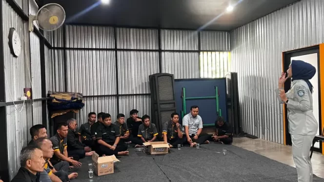 
					Tumbuhkan Budaya Selamat Transportasi,  Jasa Rahaja Kanwil Jawa Barat Gencarkan Sosialisasi di  PO.  Patriot – Maximiles