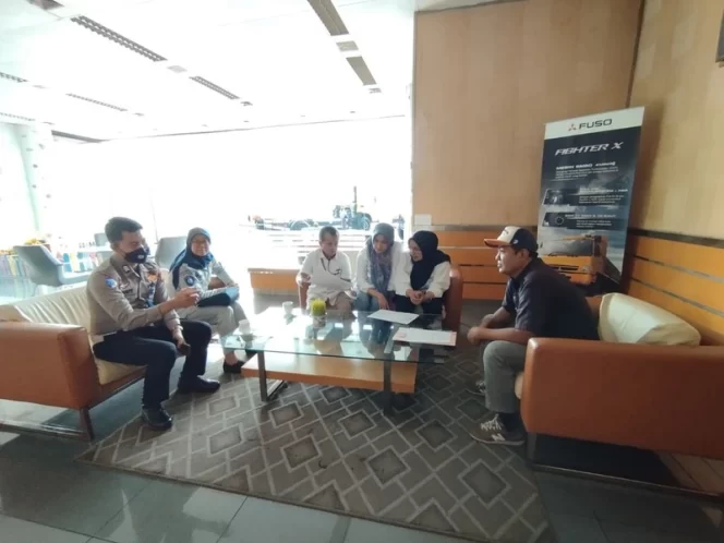 
					Perkuat Hubungan Dengan Perusahaan Swasta, Jasa Raharja Bandung Bersama Stakeholders Gelar Operasi Khusus Samsat