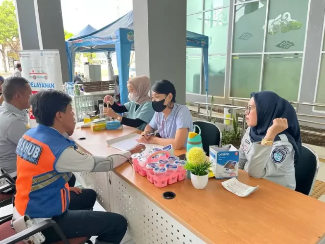 
					Jasa Raharja Kanwil Jawa Barat Gelar Pemeriksaan Kesehatan Gratis di Terminal Ciakar Sumedang