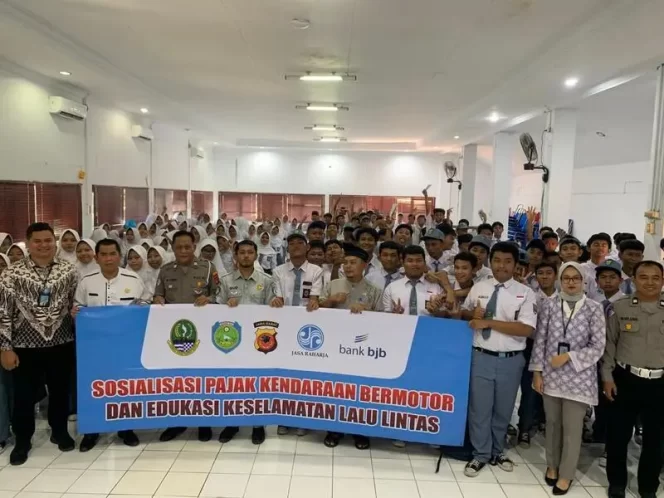 
					Jasa Raharja Cabang Indramayu Bersama Tim Samsat Induk Indramayu Edukasi Pajak Kendaraan dan Keselamatan Berlalu Lintas di SMKN 1 Indramayu