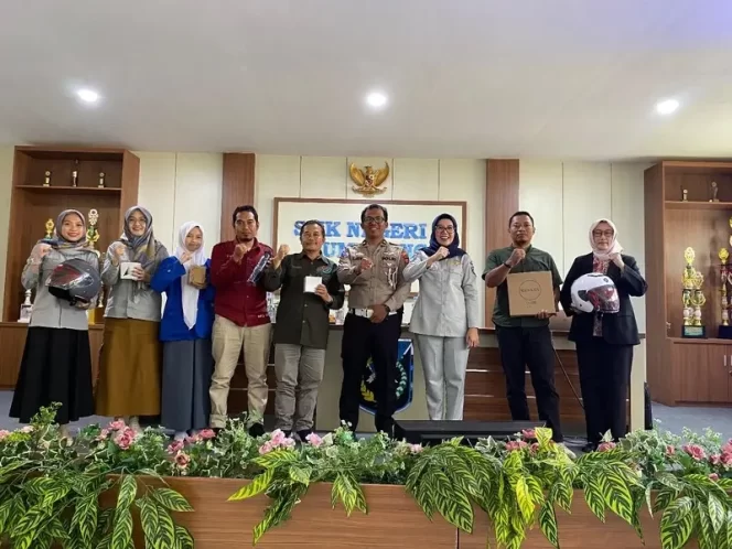 
					Jasa Raharja Jawa Barat Intensifkan Pemanfaatan Aplikasi JR Safety Road bagi GURU SMKN 2 SUMEDANG