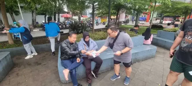 
					Jasa Raharja Cabang Sukabumi Ajak Masyarakat Manfaatkan Program Pemutihan Pajak Melalui Pembagian Flyer di Lapangan Merdeka