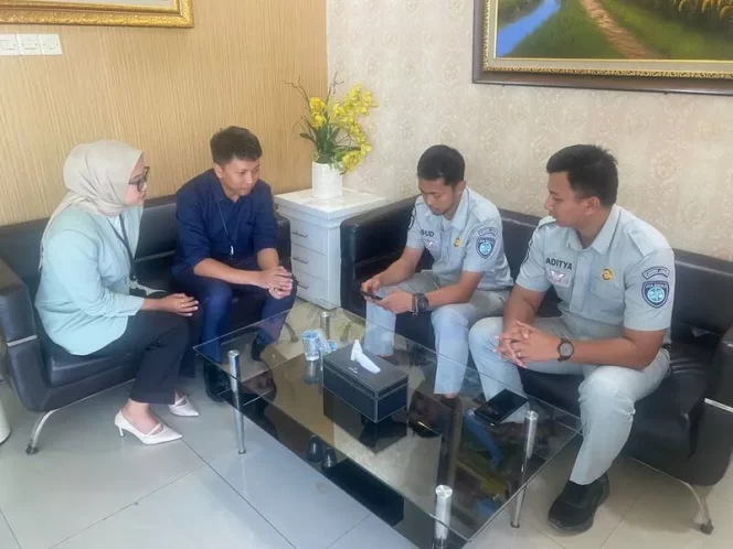 
					Jasa Raharja Cabang Indramayu dan Bank BJB Cabang Patrol Bersinergi Berikan Reward bagi Warga Indramayu Taat Pajak Kendaraan Bermotor