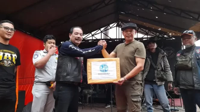 
					Jasa Raharja Cabang Tasikmalaya Gelar Pelatihan PPGD dan Bagikan Helm Gratis pada HUT Vespa Antique Club di Garut