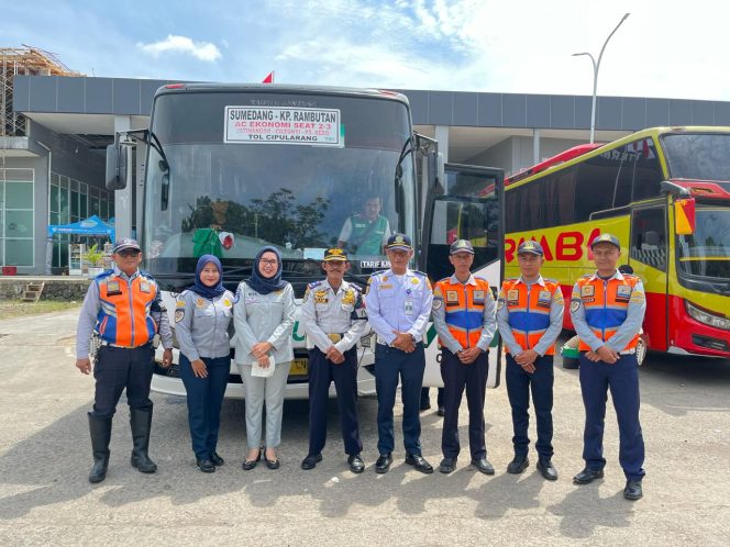 
					Jasa Raharja Cabang Cirebon Melaksanakan Pemeriksaan Pajak Kendaraan Bermotor di Wilayah Kab Cirebon