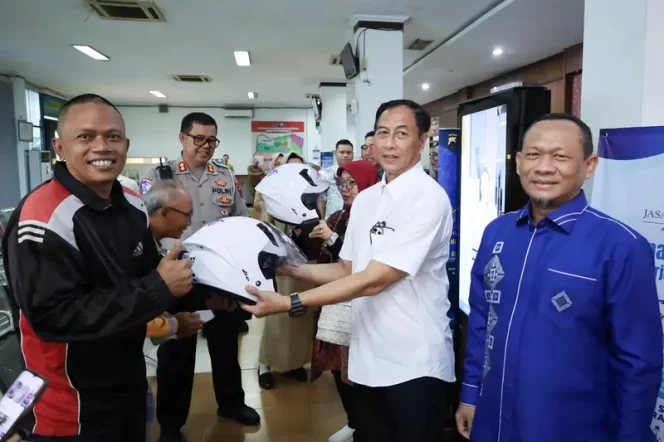 
					Jasa Raharja Dorong Konsistensi Layanan Publik dan Edukasi Keselamatan Berkualitas di Samsat Kota Semarang