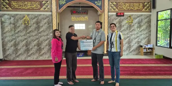 Jasa Raharja Jawa Barat Salurkan Bantuan TJSL Sarana Prasarana Masjid An-Nur Blok Y, Teluk Jambe Timur Kabupaten Karawang