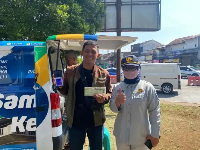 
					Jasa Raharja Samsat Rancaekek Berpartisipasi dalam Operasi Gabungan di Pos Polisi Bojongsoang dan Sosialisasikan E-KD Kepada Wajib Pajak