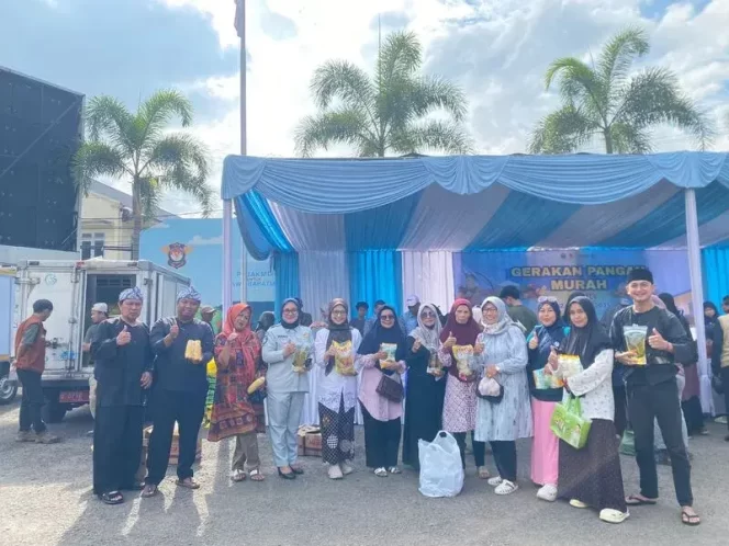 
					Samsat Rancaekek dan Dispakan Kabupaten Bandung Gelar Gerakan Pangan Murah untuk Masyarakat