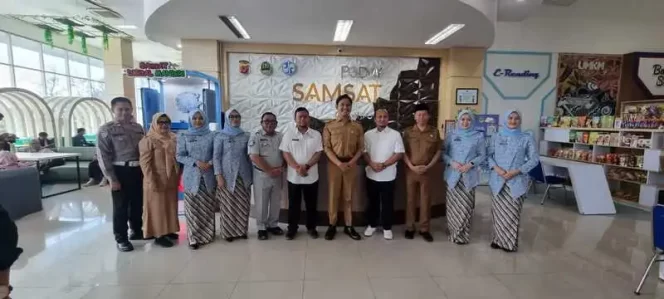 
					Pemerintah Kabupaten Cianjur Capai Zero Outstanding PKB, Bupati  Cianjur Tunjukkan Teladan Bayar Pajak