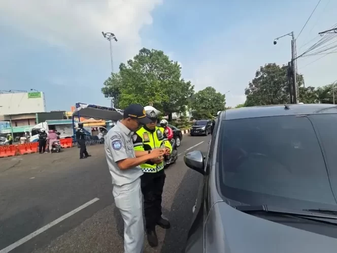 
					Wujudkan Kepatuhan Dan Tertib Pajak, Jasa Raharja Karawang Bersama  Tim Pembina Samsat Karawang Gelar Operasi Gabungan