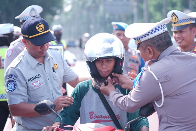 
					Jasa Raharja Bekasi Edukasi Dalam Operasi Zebra 2025 : Tertib Berkendara Itu Harus Dimulai Dari Diri Sendiri