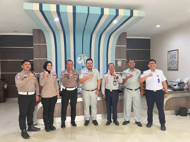 
					Sinergi Polres, Dishub, dan Jasa Raharja Purwakarta Siapkan Langkah Keselamatan Jelang Nataru