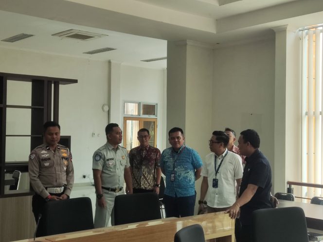 
					Kepala Badan Pendapatan Jawa Barat Kunjungi Samsat Kab. Sukabumi I – Cibadak