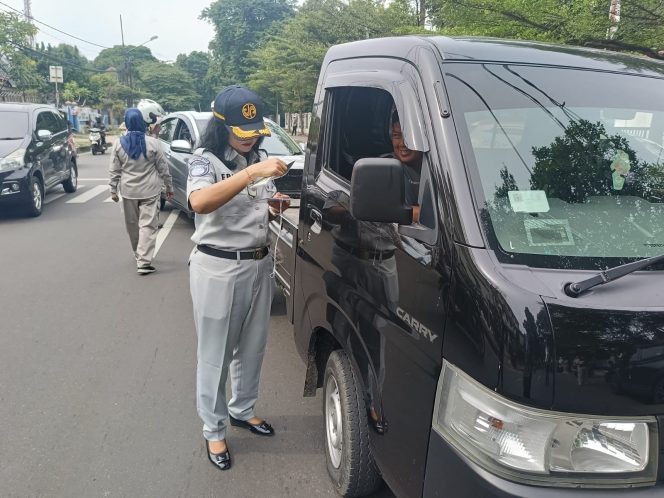 
					Tim Pembina Samsat Kota Bogor Intensifkan Penegakan Kepatuhan PKB dan SWDKLLJ melalui Operasi Gabungan di Jl. Pemuda Kota Bogor