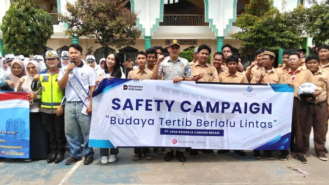 
					Jasa Raharja Bekasi dan Satlantas Metro Bekasi Kota Bekali Siswa SMK Al Muhadjirin 2 dengan Safety Campaign, Tekan Angka Kecelakaan Pelajar