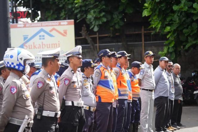 
					Tim Pembina Samsat Kota Sukabumi dan BPKPD Kota Sukabumi Gelar Operasi Gabungan Pemeriksaan Pajak Kendaraan Bermotor