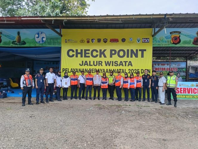 
					Upaya Peningkatan Keselamatan Berkendara, petugas di Posyanter Tanjung Wangi Subang melaksanakan Ramp Check Kendaraan Umum