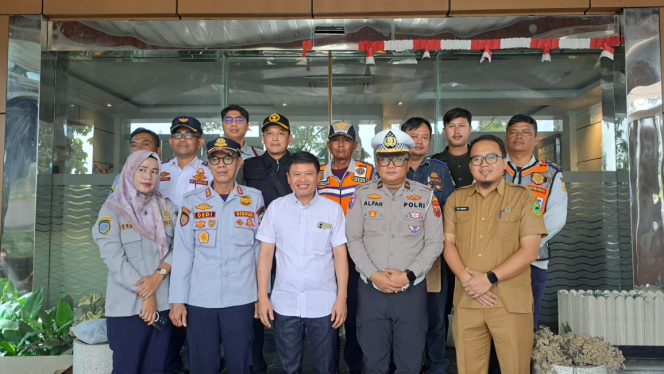 
					Pastikan Keselamatan Angkutan Nataru, Jasa Raharja Cabang Cirebon Gelar Forum Lalu Lintas dan Angkutan Jalan (FLLAJ) dan Ramp Check di Kab Kuningan